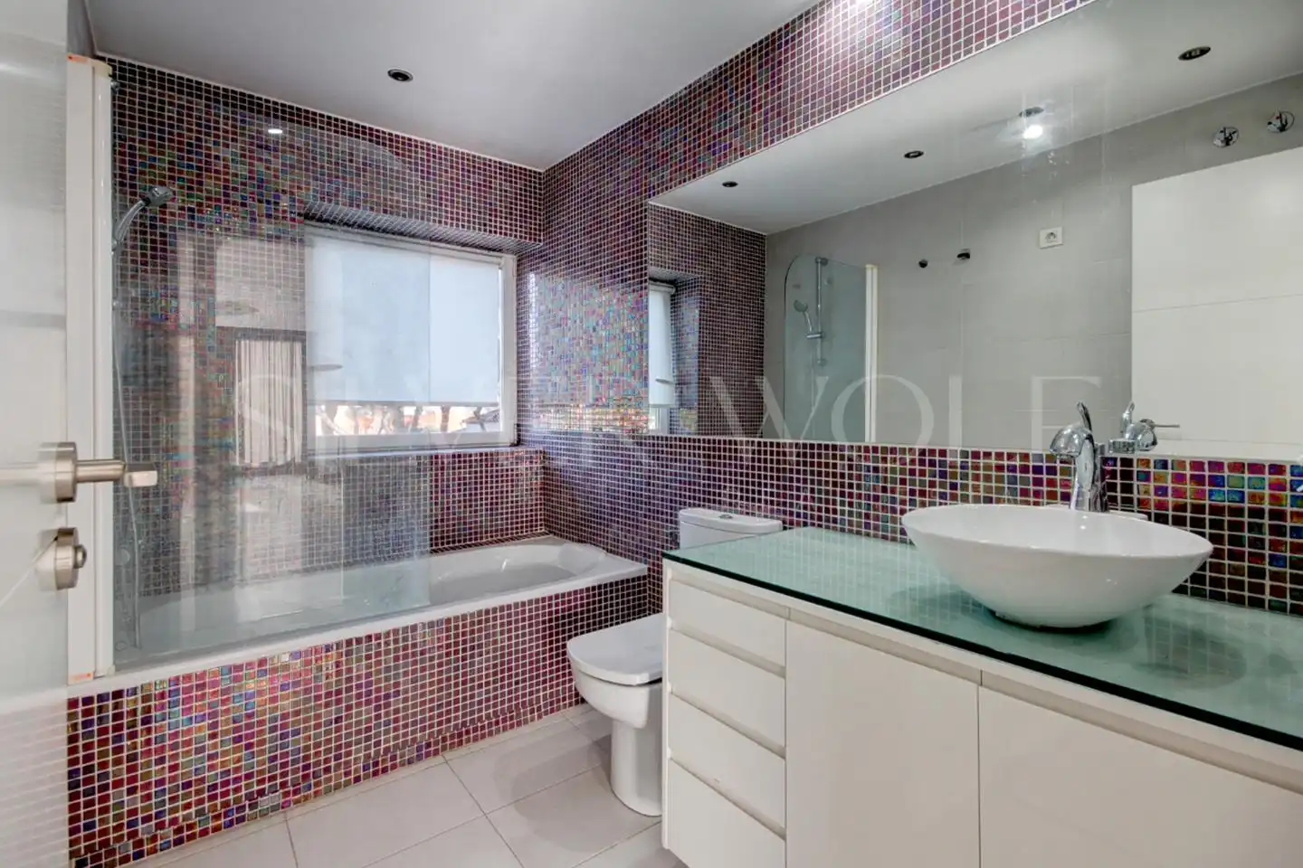 Bathroom of Houses for sale in Castelldefels  with Air Conditioner, Heating and Private garden