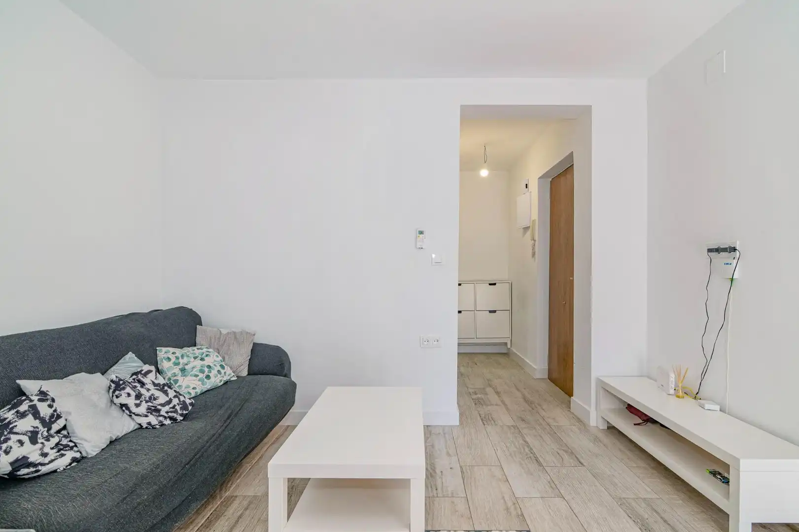 Living room of Flat for sale in Granada  with Air Conditioner, Private garden and Terrace