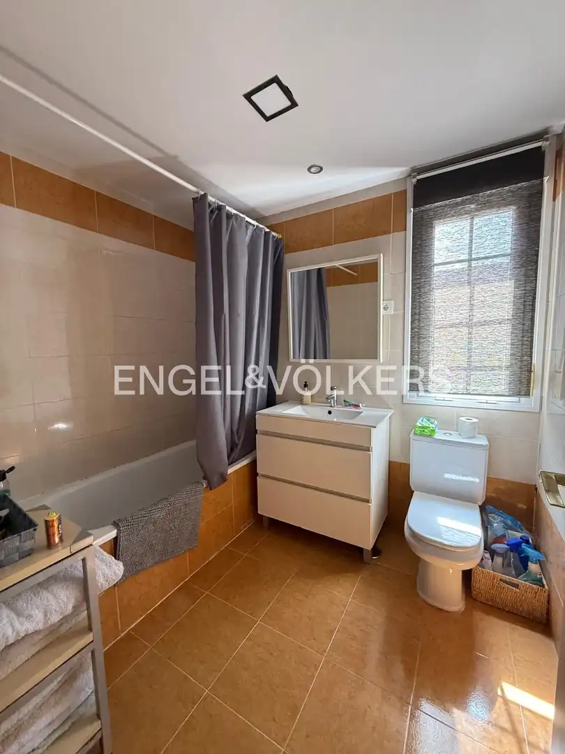 Baño de Casa adosada en venta en Rivas-Vaciamadrid con Aire acondicionado, Calefacción y Jardín privado