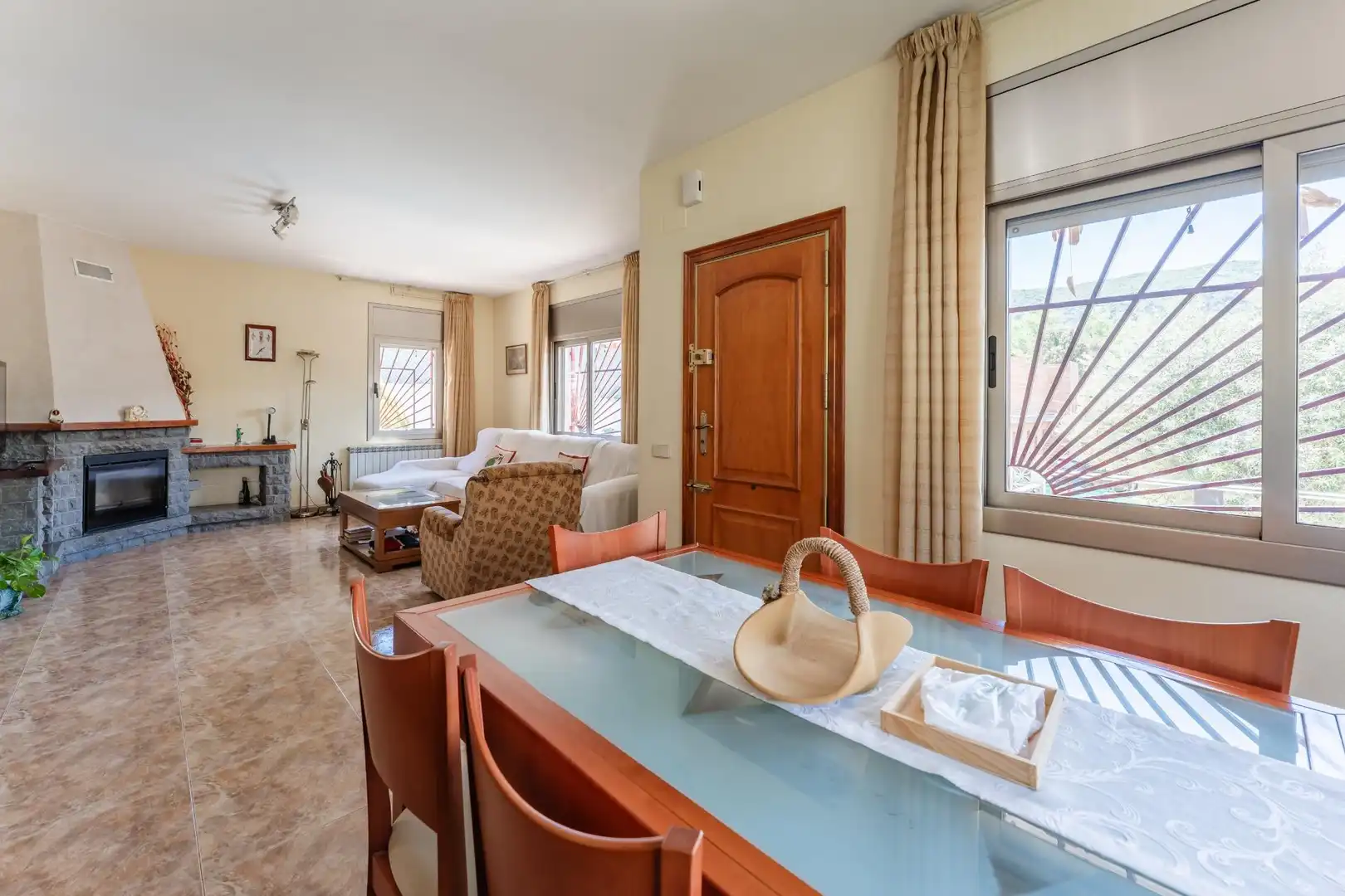 Comedor de Casa o chalet en venta en Sant Fost de Campsentelles con Calefacción, Jardín privado y Terraza
