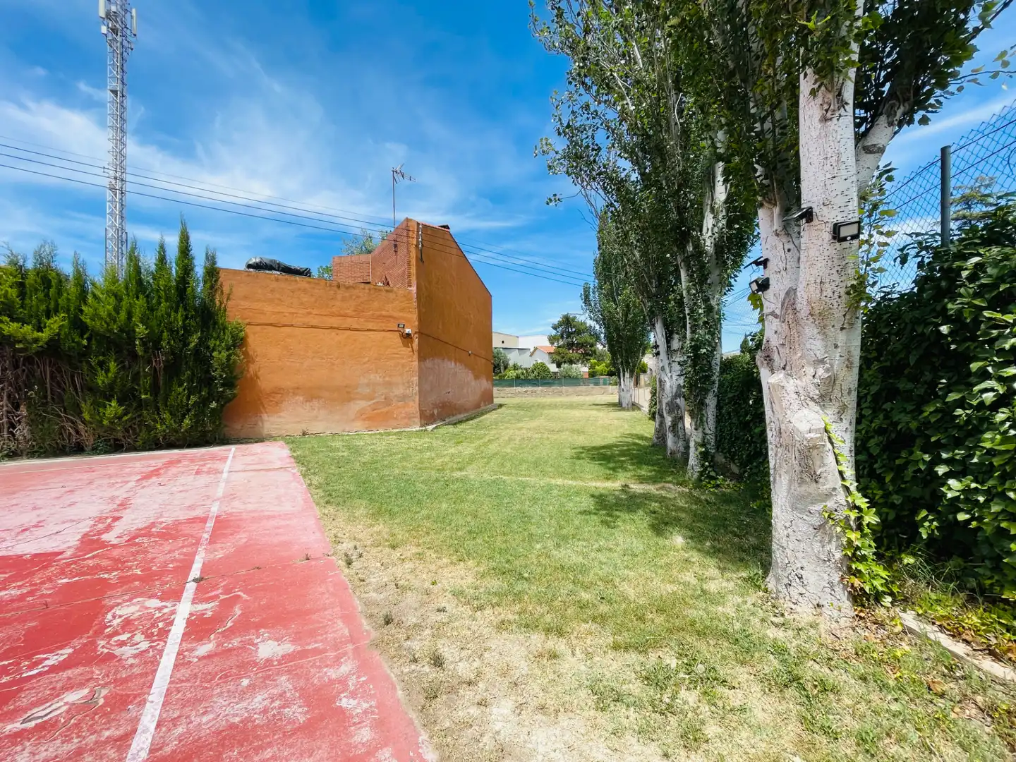 Garden of Flat for sale in Cadrete  with Air Conditioner, Heating and Private garden