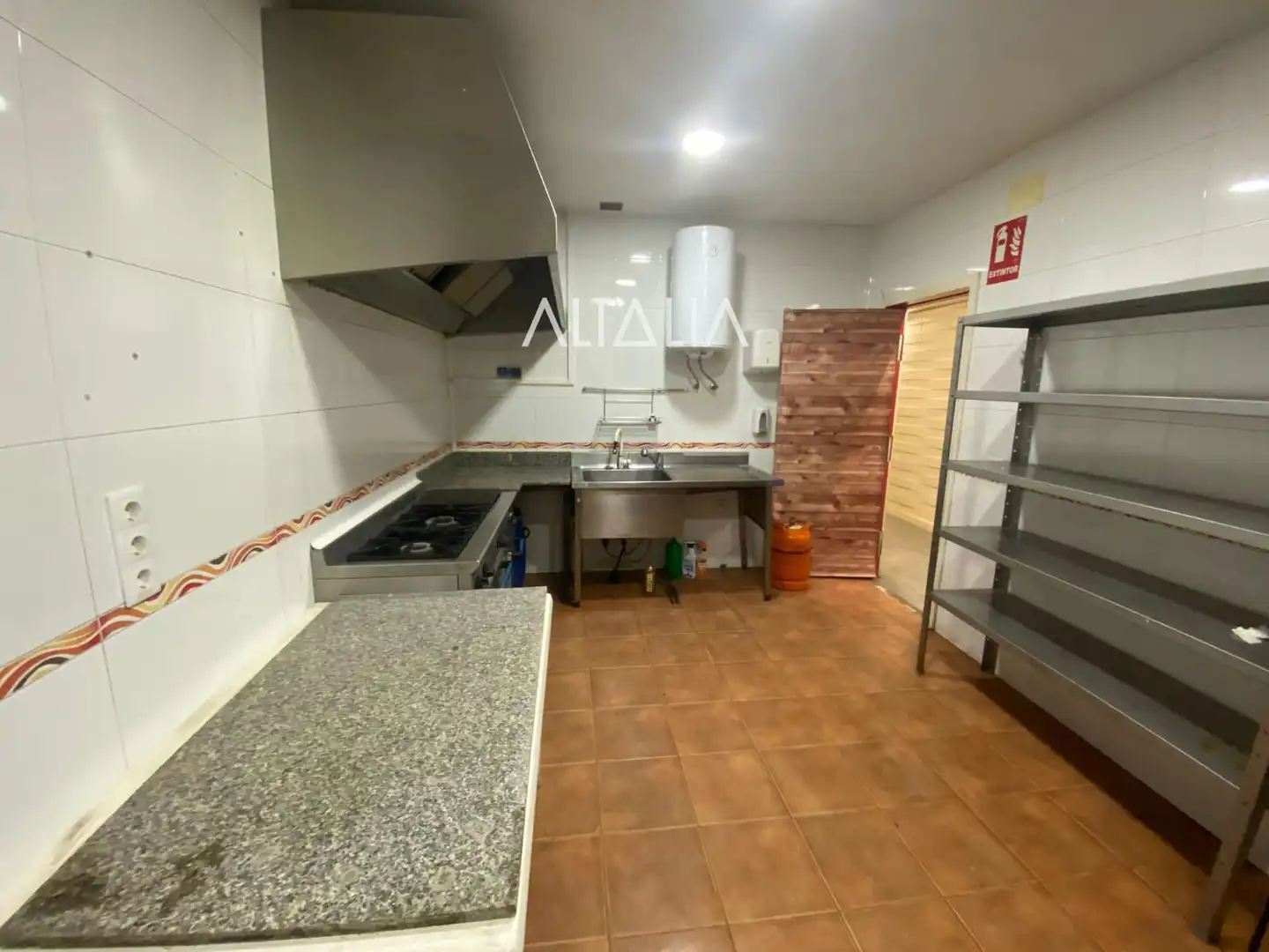 Cocina de Local en venta en Cuenca con Aire acondicionado