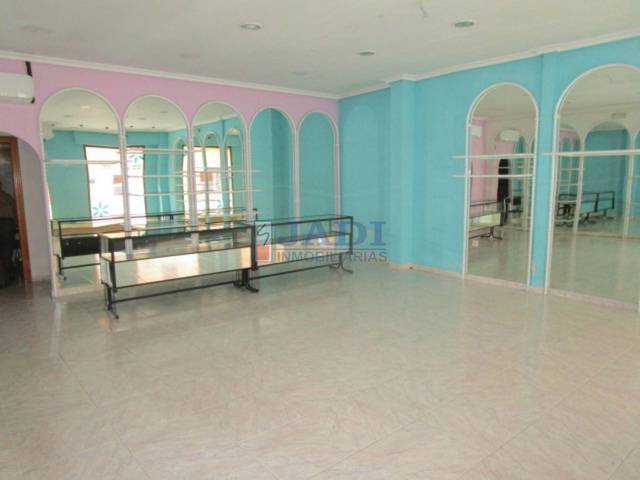 Local comercial en Alquiler en Valdepeñas