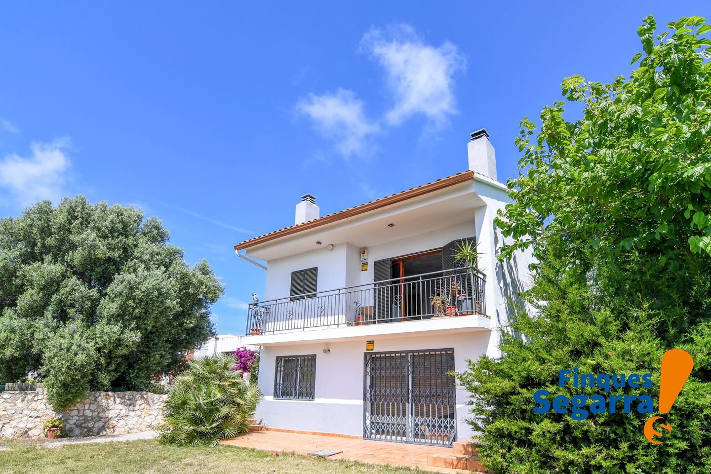 Vista exterior de Casa o xalet en venda en Bellvei amb Jardí privat, Terrassa i Traster