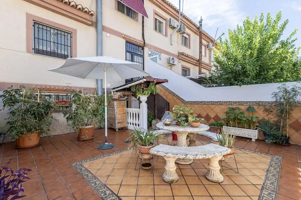 Adossat amb terrassa en venda a Calle de Jerónimo de Rueda 34, imagen 2