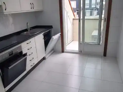 Kitchen of Flat for rent in Vigo   with Air Conditioner, Parquet flooring and Storage room