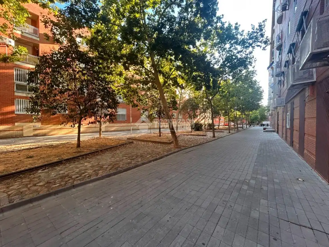 Vista exterior de Piso en venta en Madrid