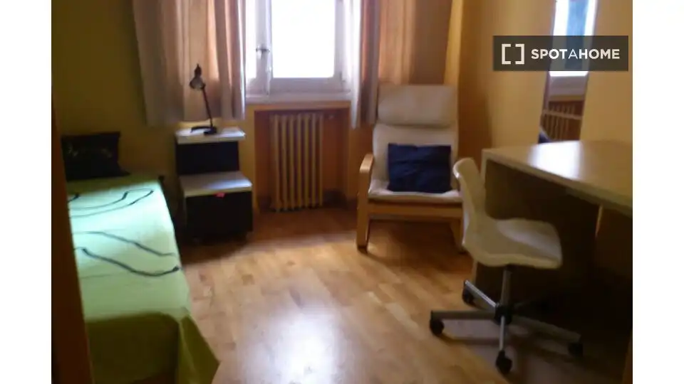 Room in Ríos Rosas - Nuevos Ministerios