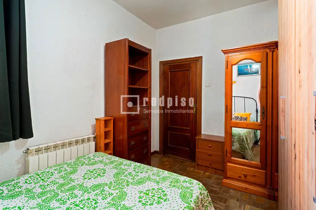 Habitación de Piso en venta en Madrid con Calefacción