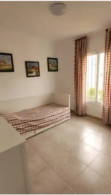 Habitación de Casa adosada en venta en Alhaurín de la Torre con Aire acondicionado, Jardín privado y Terraza