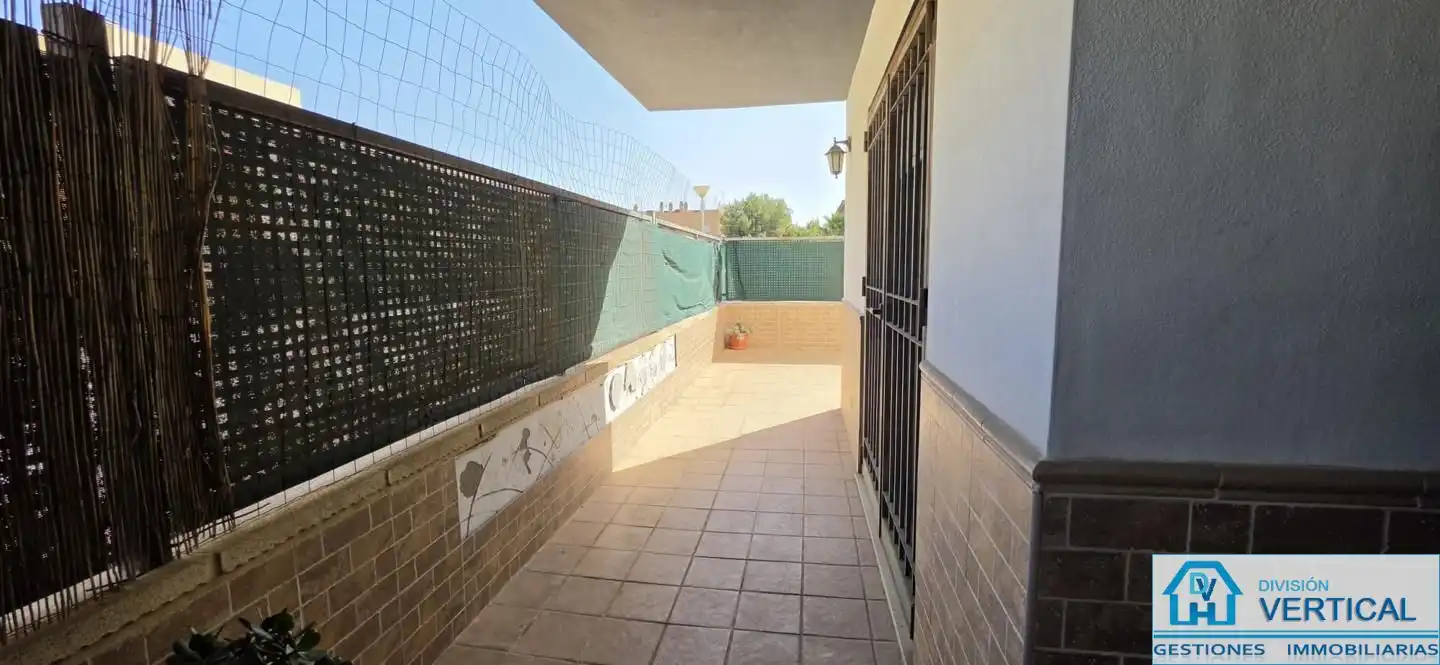 Terraza de Planta baja de alquiler en Paterna con Aire acondicionado, Calefacción y Terraza