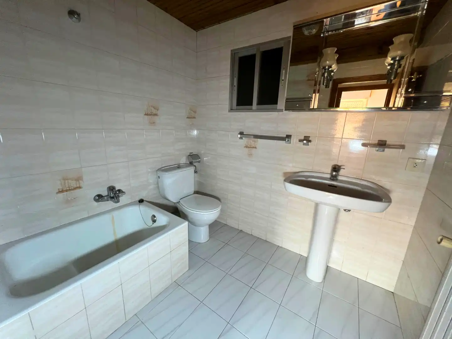 Bany de Casa o xalet en venda en Dehesa de Montejo amb Calefacció i Moblat
