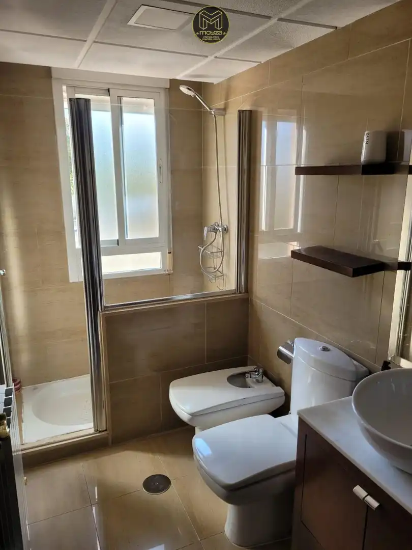 Bathroom of Flat for sale in Jaén  with Air Conditioner, Private garden and Furnished