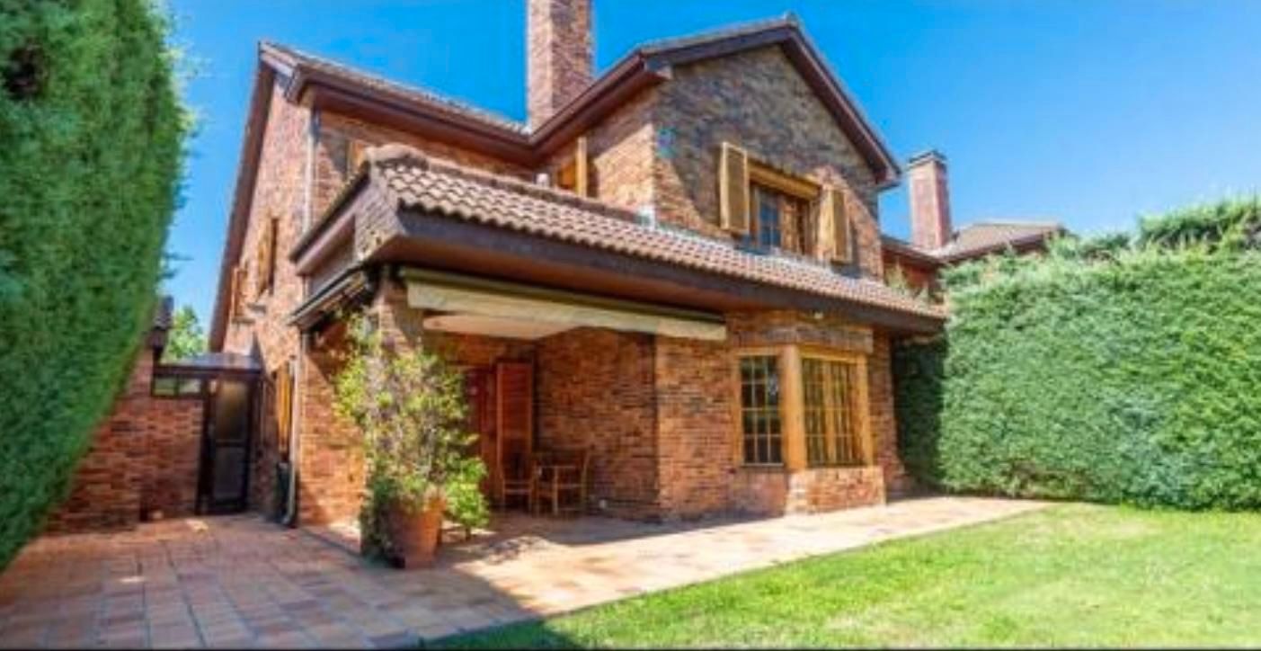 Casa adosada en venda a Timón, Barajas