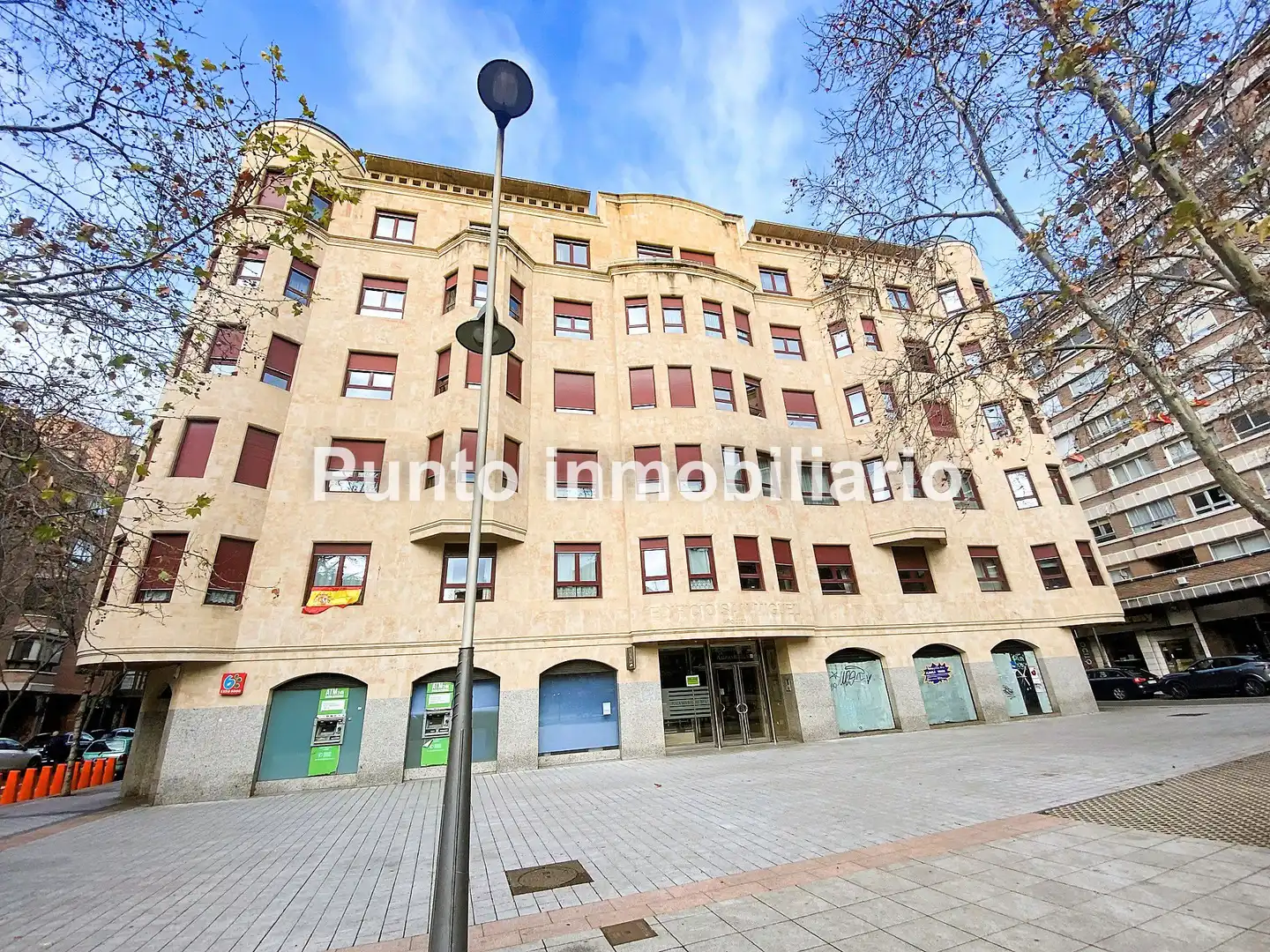 Außenansicht von Geschaftsraum zum Verkauf in Valladolid mit Klimaanlage und Heizung