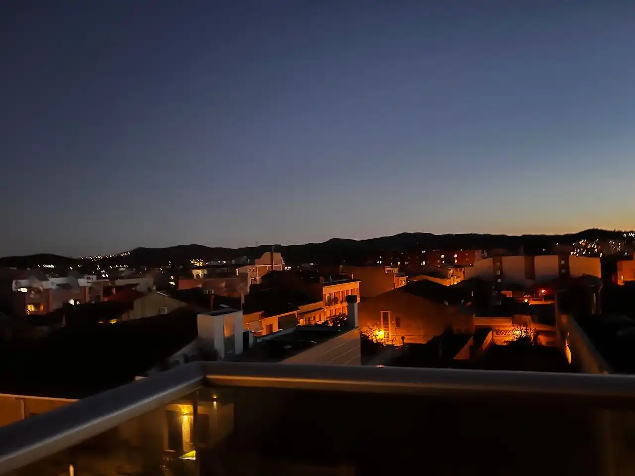 Außenansicht von Maisonette zum Verkauf in Ripollet mit Klimaanlage, Terrasse und Balkon