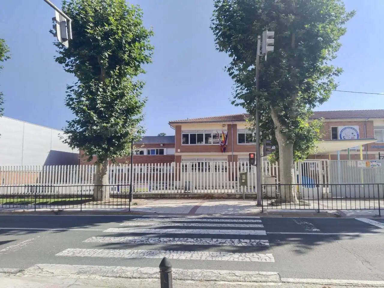 Vista exterior de Piso en venta en Briviesca con Calefacción, Parquet y Terraza