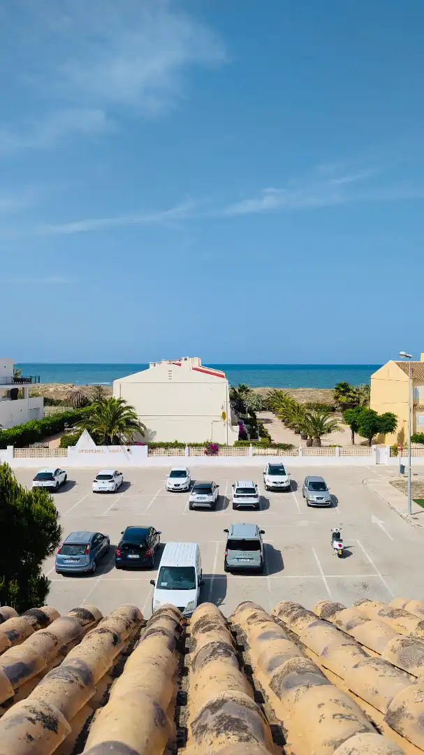 Aparcament de Casa o xalet en venda en Oliva amb Aire condicionat, Calefacció i Jardí privat