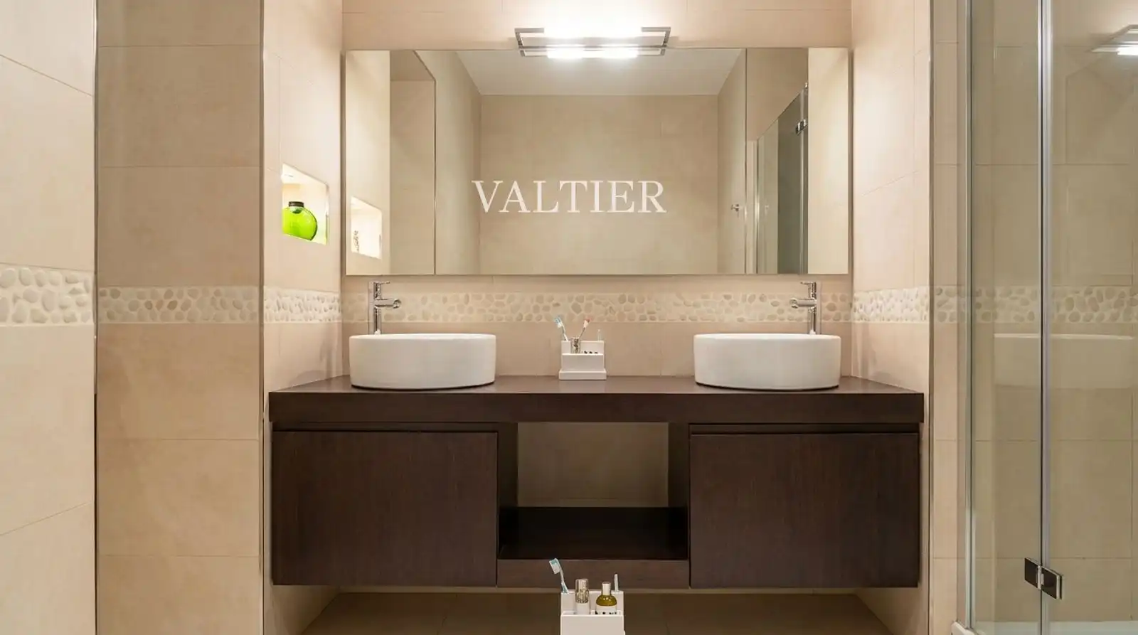 Bathroom of Flat for rent in Madrid  with Air Conditioner