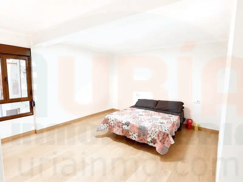 Schlafzimmer von Wohnung zur Miete in Oviedo 