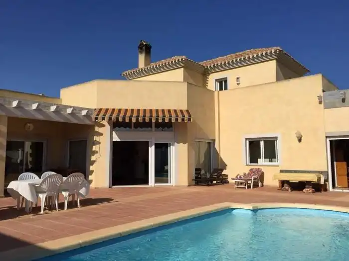 Vista exterior de Casa o xalet en venda en Cartagena amb Calefacció, Jardí privat i Terrassa