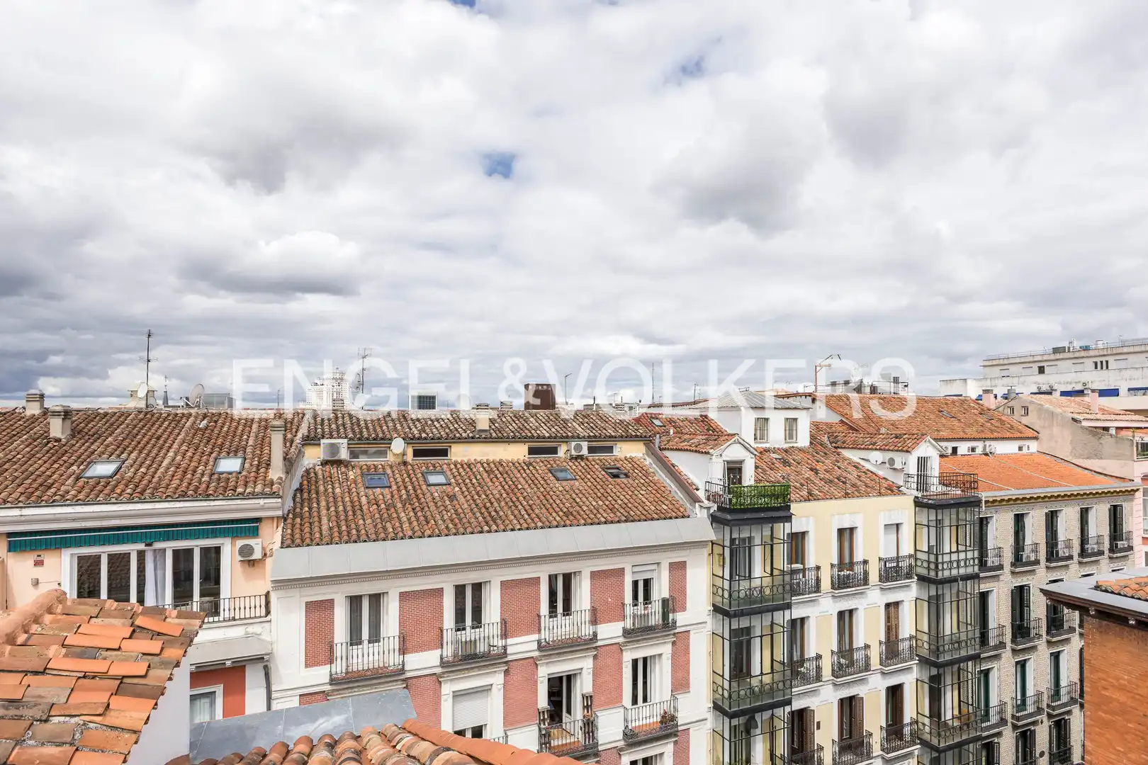 Außenansicht von Dachboden zur Miete in Madrid mit Klimaanlage, Heizung und Terrasse