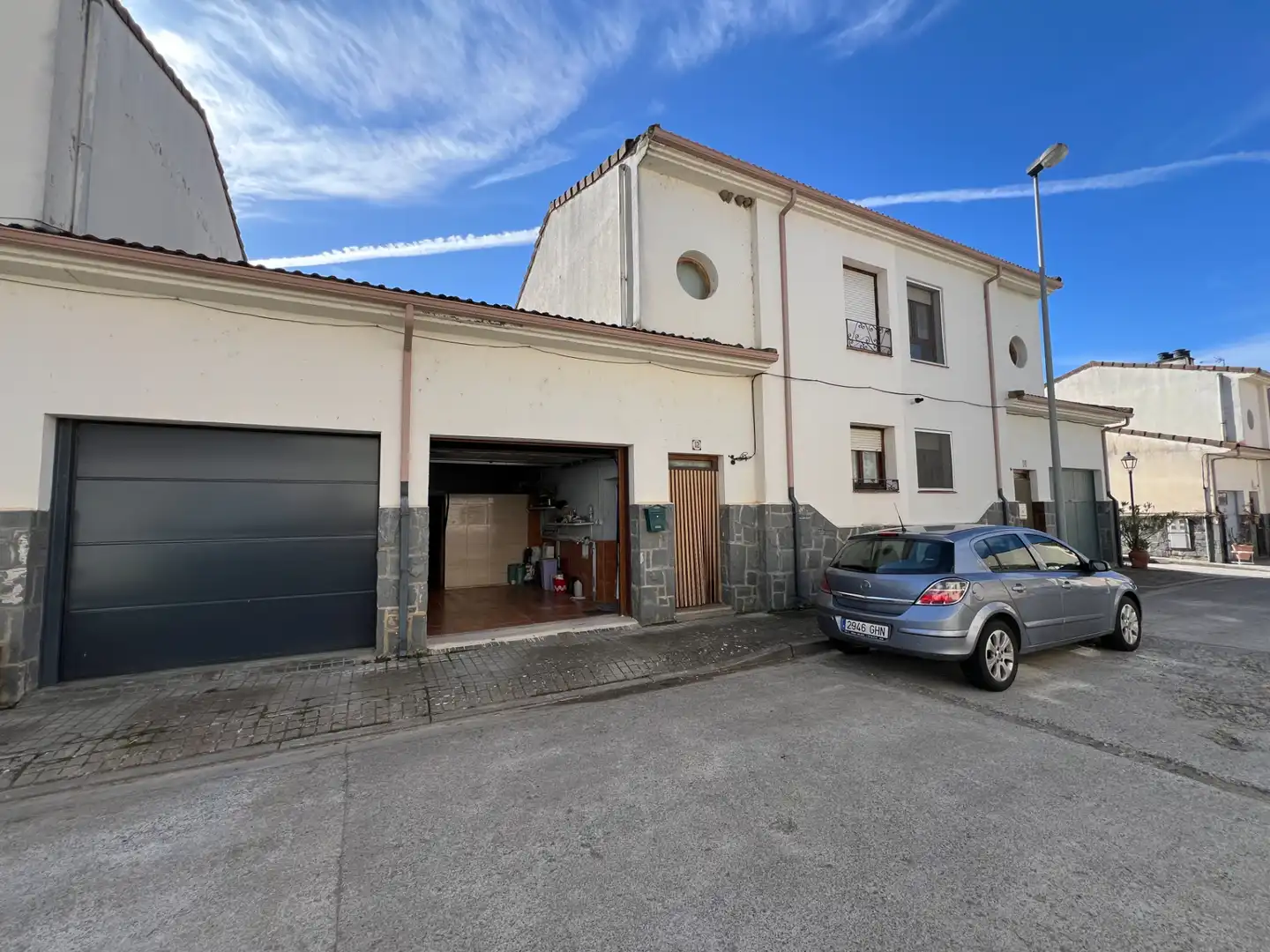Vista exterior de Casa adosada en venda en Santa Cilia amb Calefacció, Jardí privat i Moblat