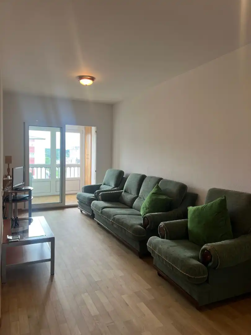 Sala de estar de Apartamento en venta en Lugo con Calefacción, Trastero y Amueblado