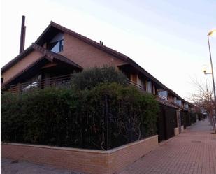 Vista exterior de Casa adosada en venda en Villanueva de Gállego