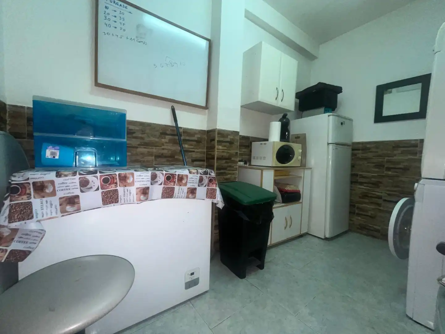 Local en venta en Calle de Lorenzo Ferreira, Santa Rosa - Valdeolleros
