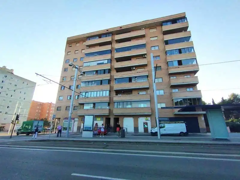 Vista exterior de Local en venta en  Zaragoza Capital