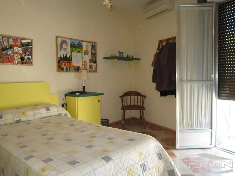 Dormitori de Casa o xalet en venda en Lucena amb Aire condicionat i Terrassa