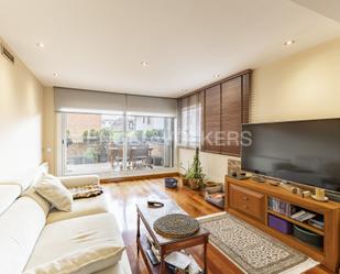 Sala d'estar de Dúplex de lloguer en Cerdanyola del Vallès amb Aire condicionat, Calefacció i Parquet
