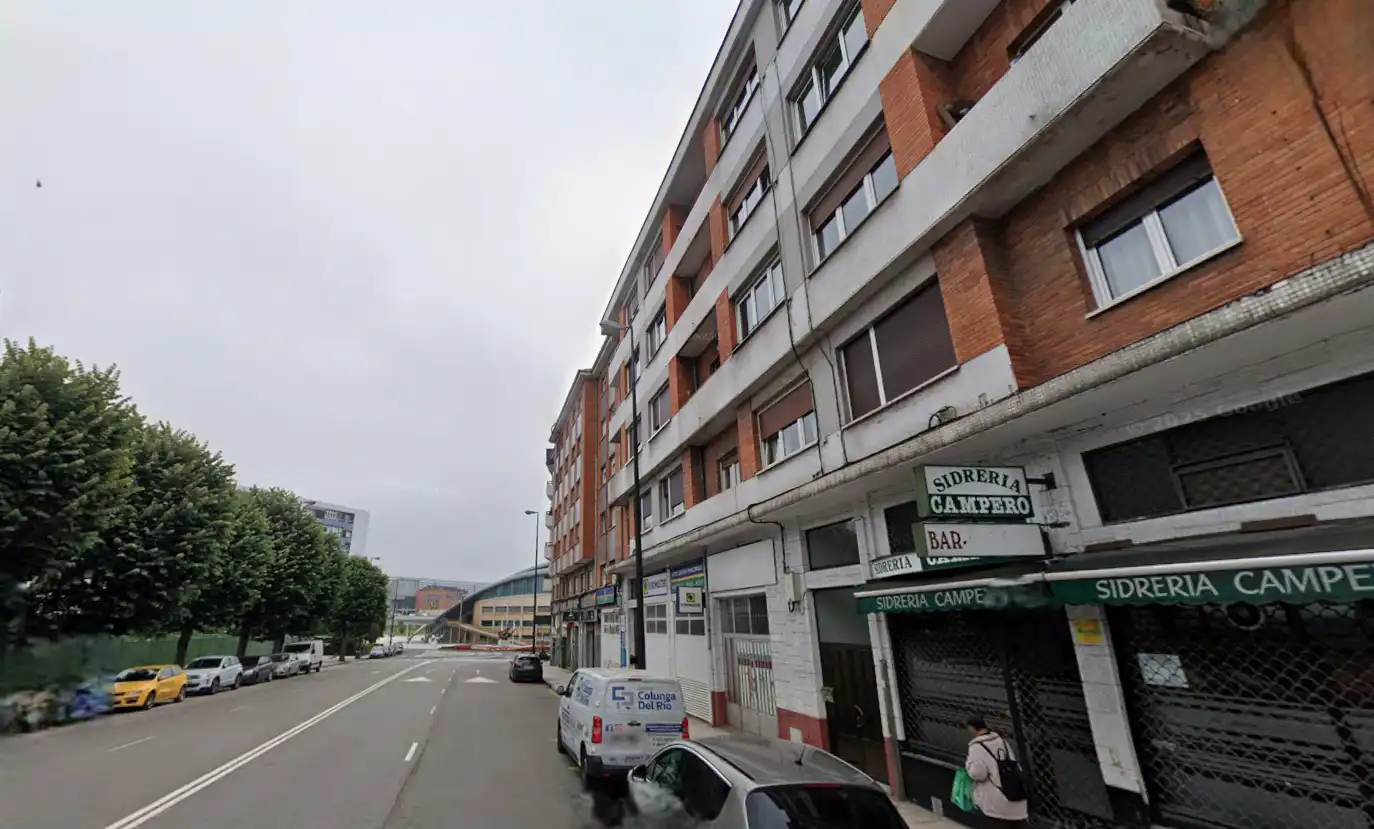 Vista exterior de Pis en venda en Oviedo 