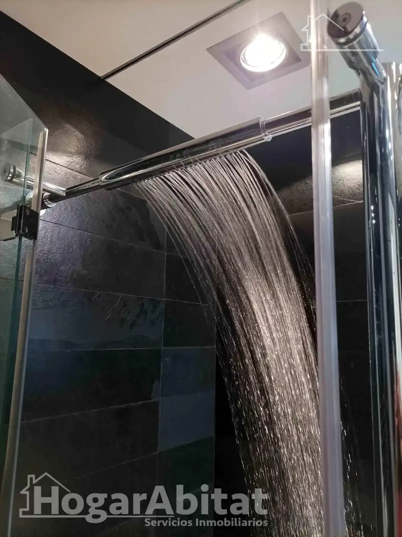 Baño de Piso en venta en Valencia con Aire acondicionado
