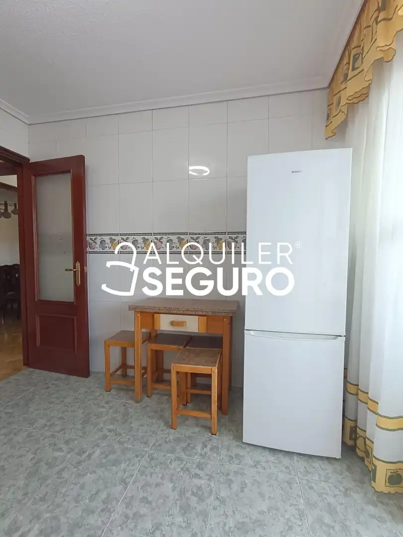 Kitchen of Flat for rent in Madrid  with Air Conditioner, Heating and Terrace