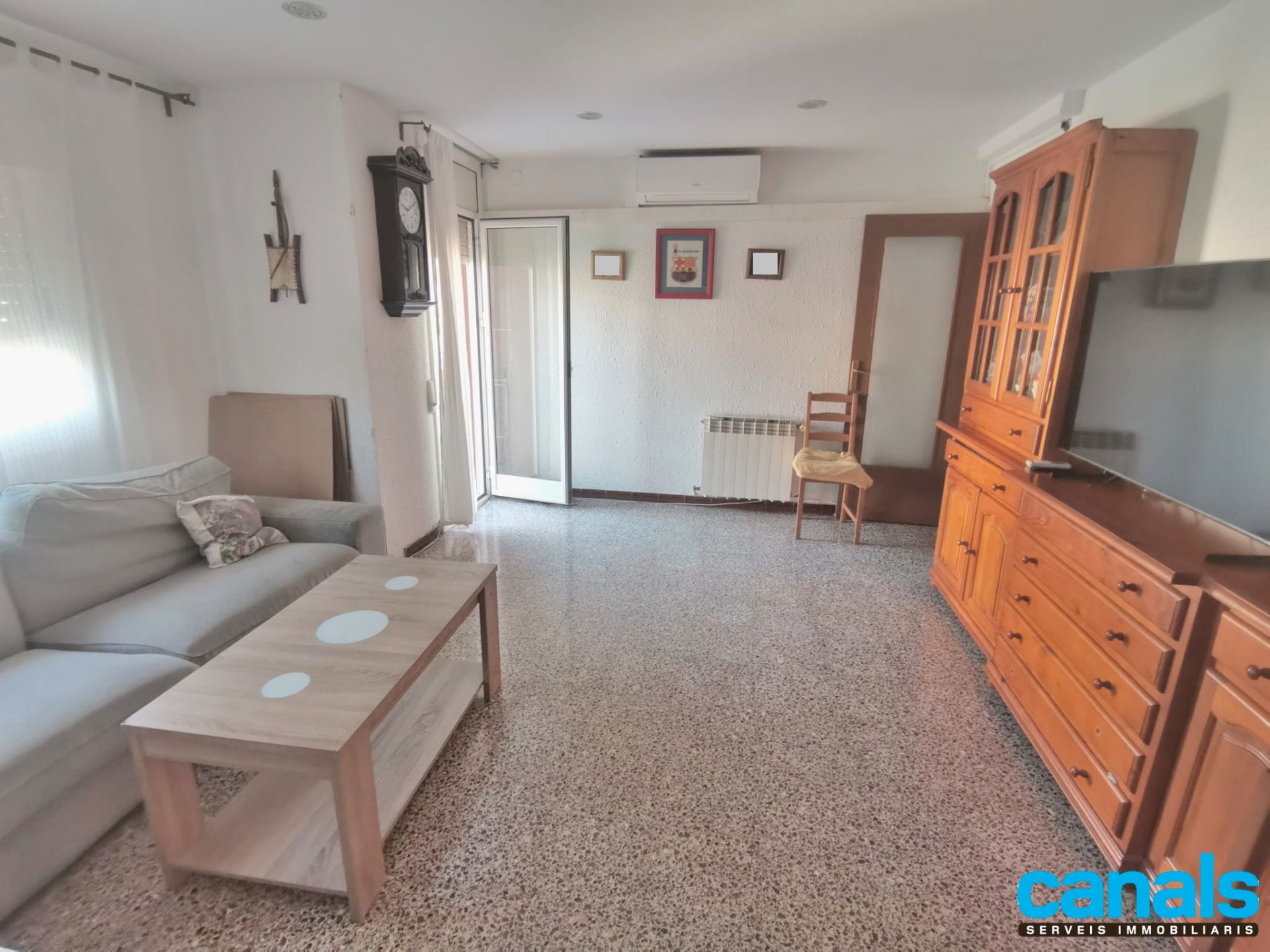 Sala d'estar de Pis en venda en Cerdanyola del Vallès amb Aire condicionat, Calefacció i Parquet