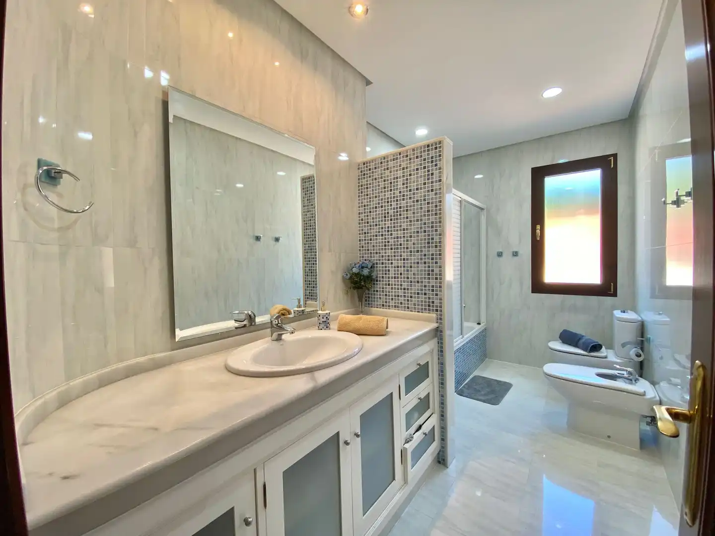Baño de Casa o chalet en venta en Alcalá de Guadaira con Jardín privado y Piscina