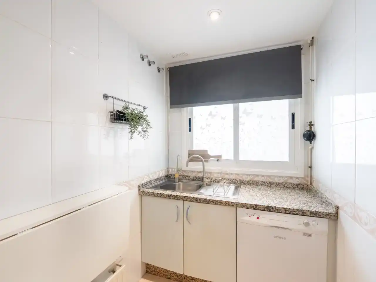 Kitchen of Flat for sale in Marbella  with Air Conditioner, Swimming Pool and Balcony