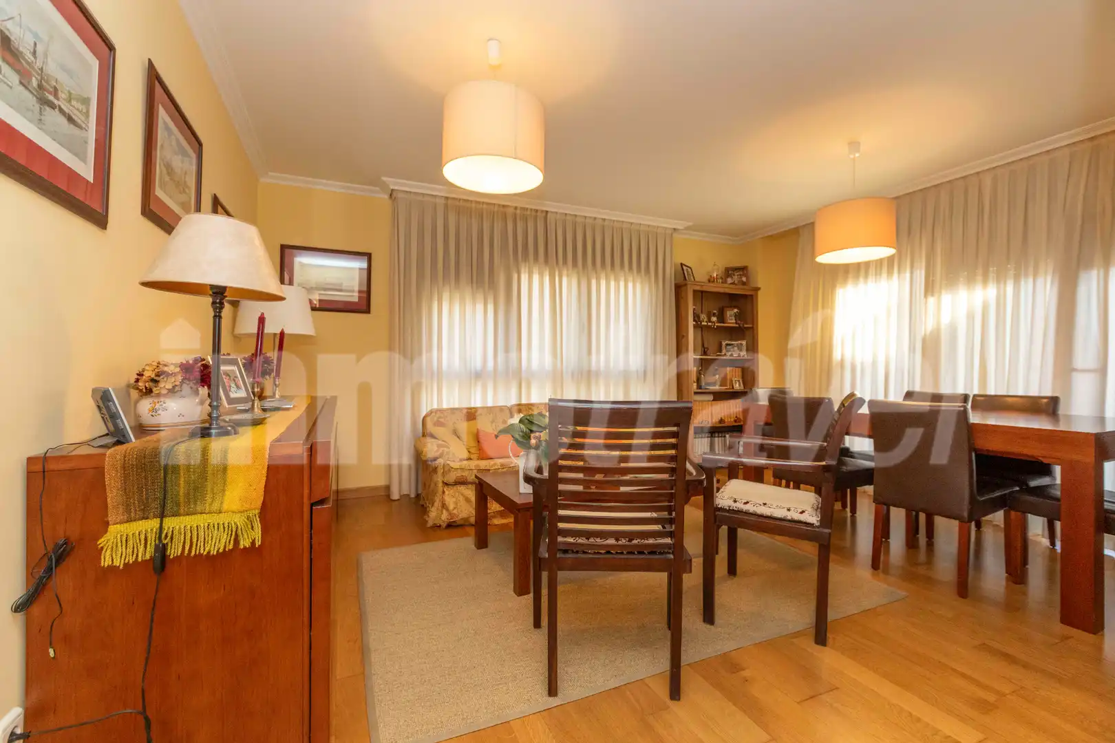 Sala de estar de Apartamento en venta en Sanxenxo con Parquet, Terraza y Trastero