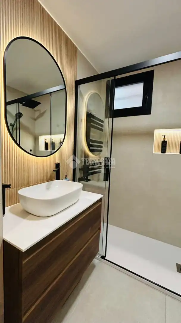Baño de Piso en venta en Madrid con Aire acondicionado, Calefacción y Jardín privado