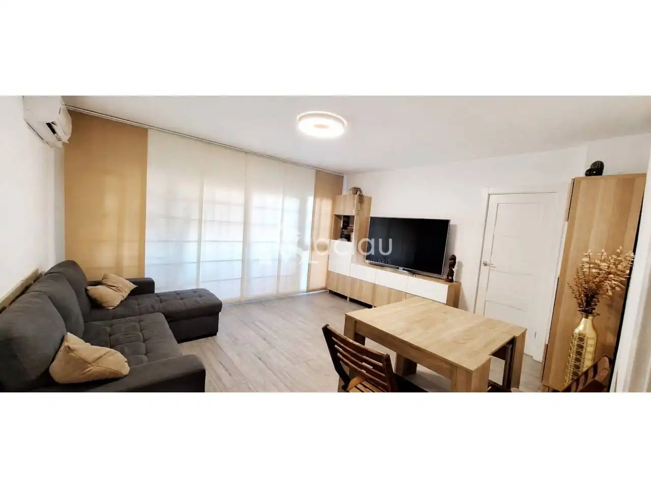 Sala d'estar de Pis en venda en Sant Andreu de la Barca amb Aire condicionat i Balcó