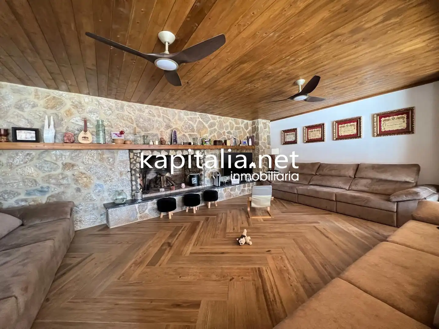 Sala d'estar de Casa o xalet en venda en L'Olleria amb Calefacció, Jardí privat i Terrassa
