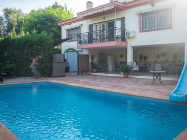 Detached house with pool for sale in Calle Coto-Romeros 6