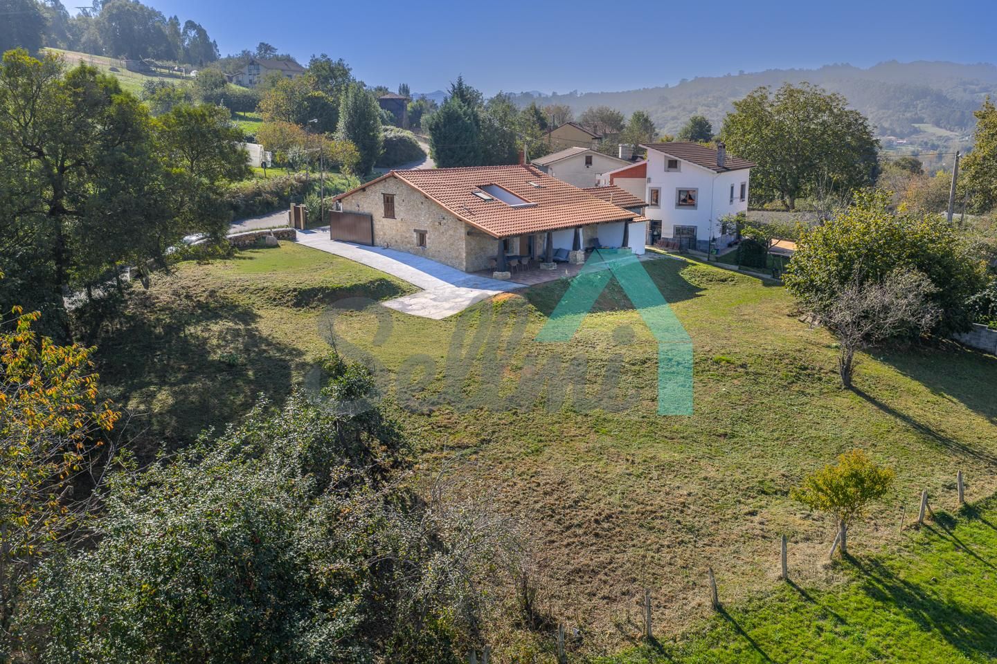 Vista exterior de Casa o xalet en venda en Siero amb Calefacció, Jardí privat i Terrassa