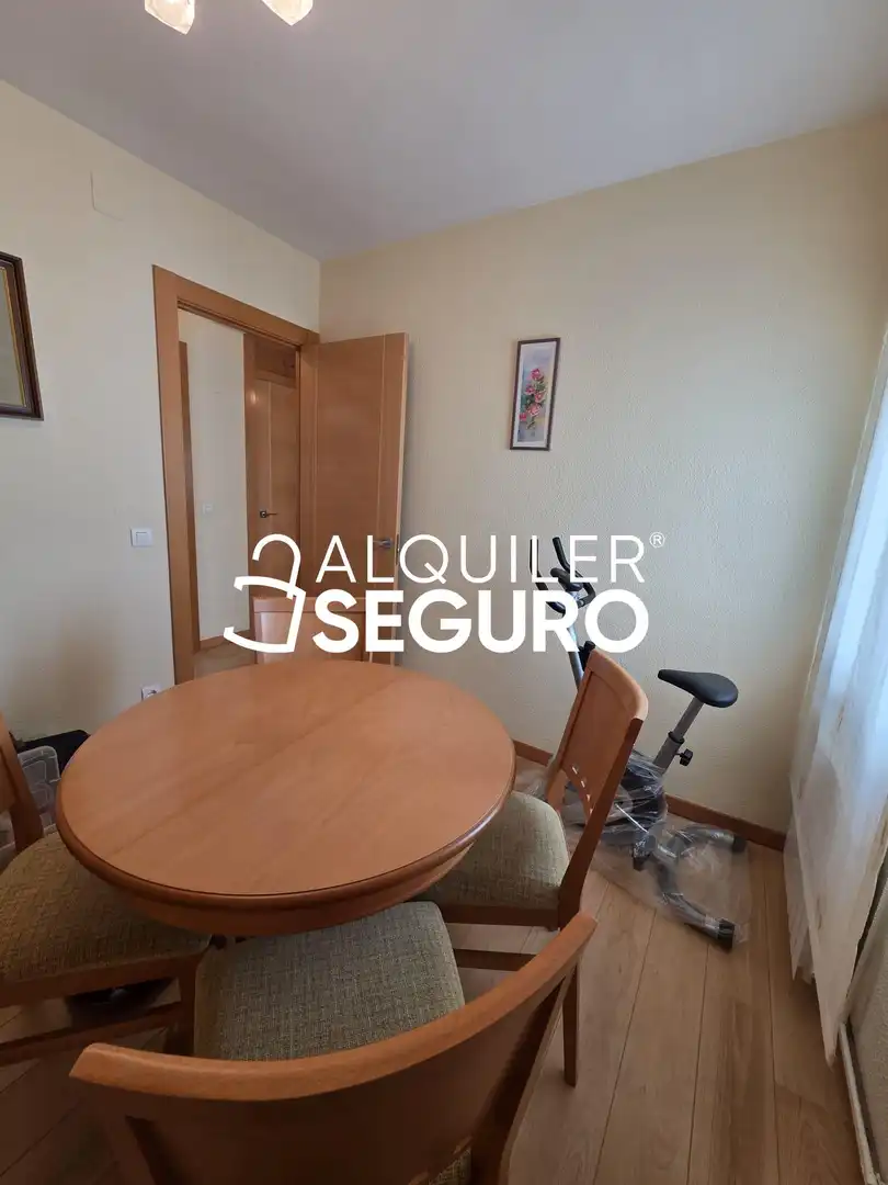 Comedor de Piso de alquiler en Burgos con Calefacción, Terraza y Amueblado