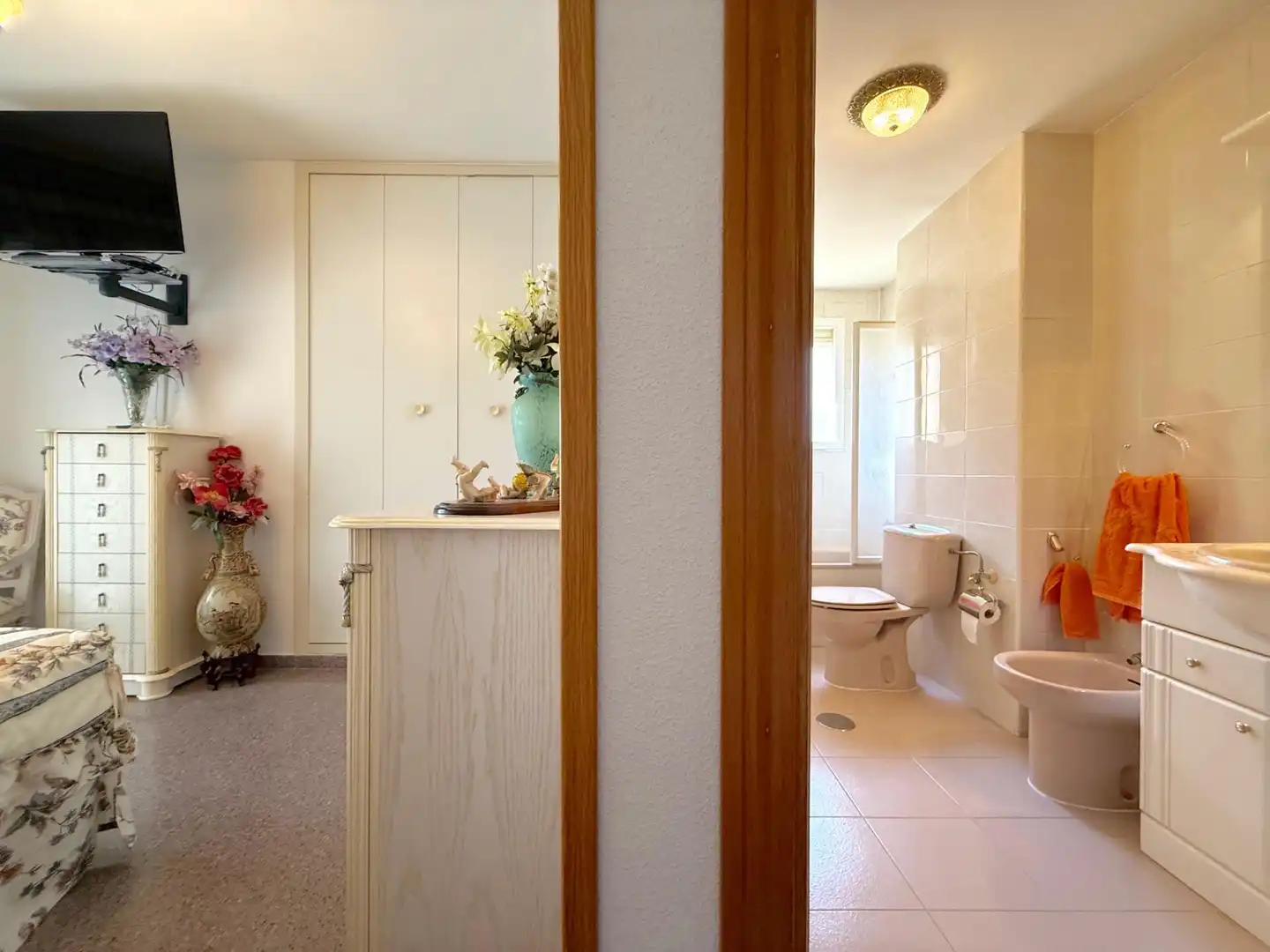 Baño de Apartamento en venta en Benidorm con Aire acondicionado, Jardín privado y Amueblado