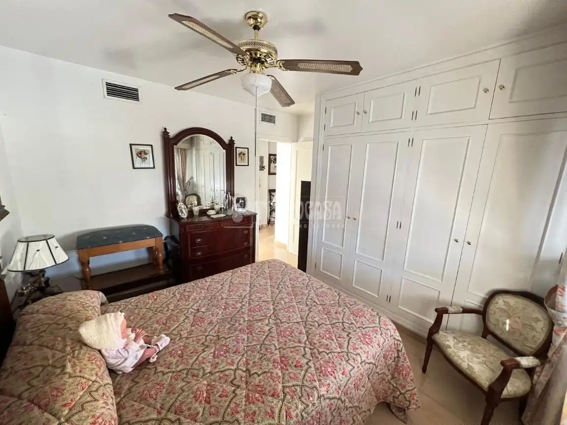 Bedroom of Flat for sale in Dos Hermanas