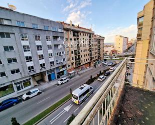 Vista exterior de Edifici en venda en Vigo 