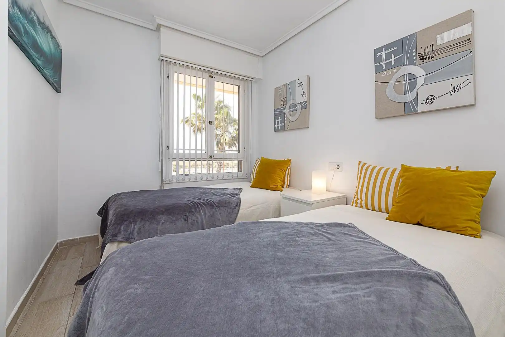 Schlafzimmer von Wohnungen zur Miete in Torrevieja mit Klimaanlage, Terrasse und Möbliert